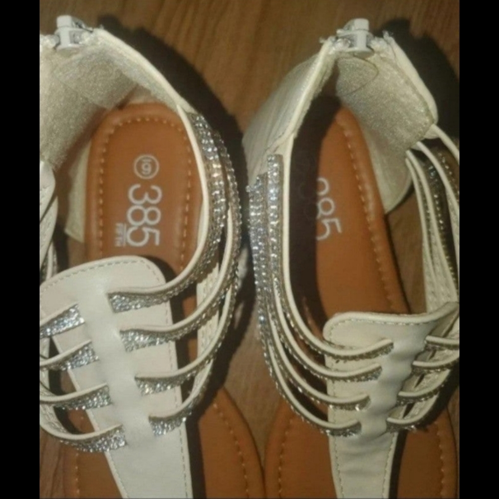 ♥︎New Rhinestone Sandals♥︎ - Picture 5 of 10